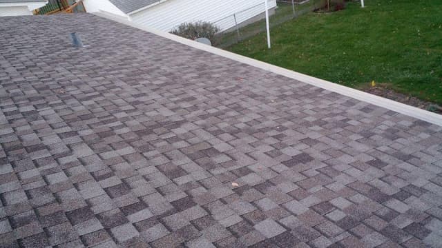 Gutter Cap demonstration image showing water flow and protection detail