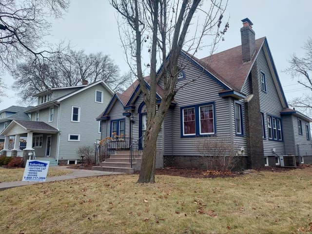 Vinyl siding installed on home in Davenport Iowa