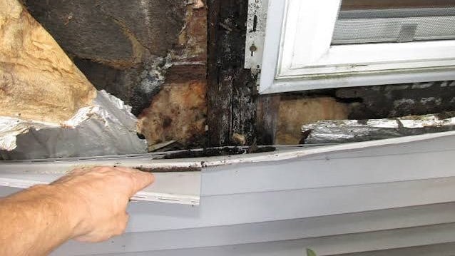 What Happens if Water Gets Behind Vinyl Siding?