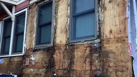 Hidden Water Damage Behind Vinyl Siding | Quad Cities