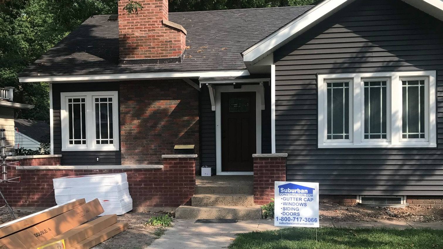 What is the difference between builder-grade and premium 046 vinyl siding?