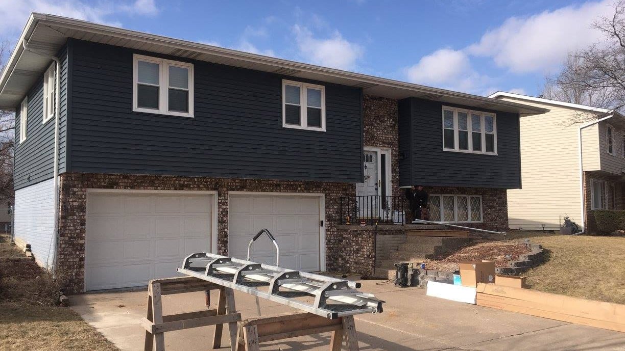 Can one side of the house be replaced, or should all siding match?