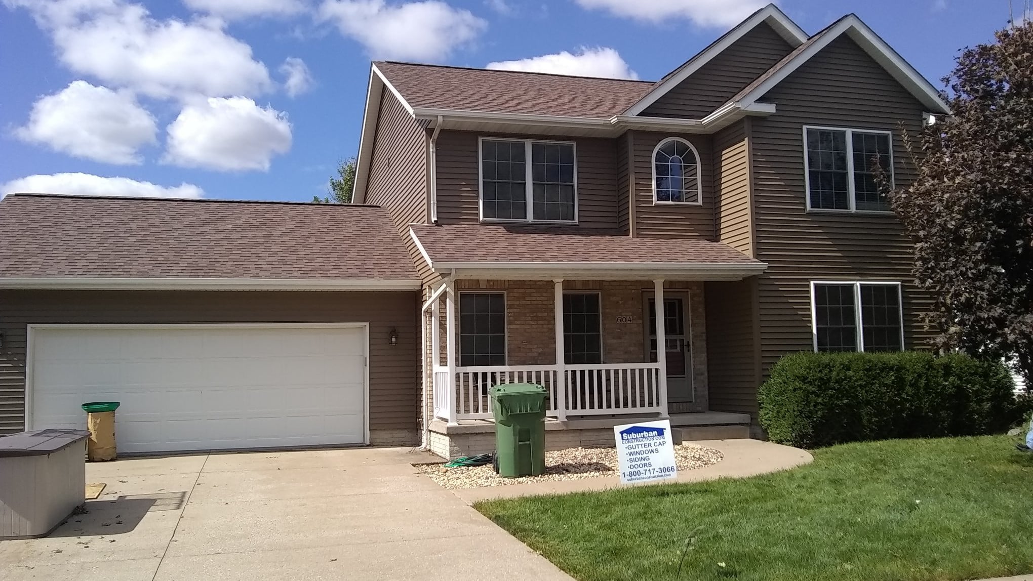 What are the pros and cons of vinyl siding?