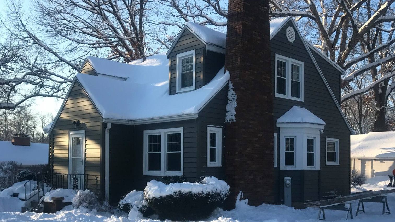 Can vinyl siding be installed in winter?