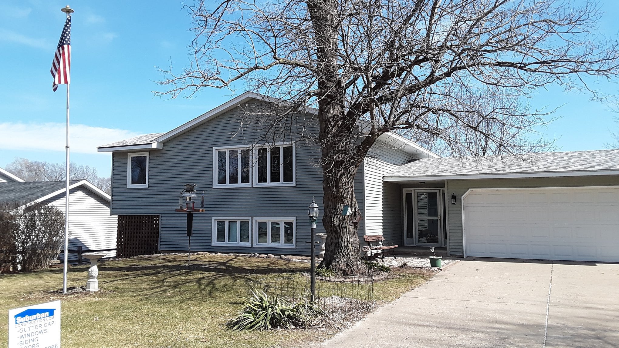 How Does Vinyl Siding Perform in Humid Summers?