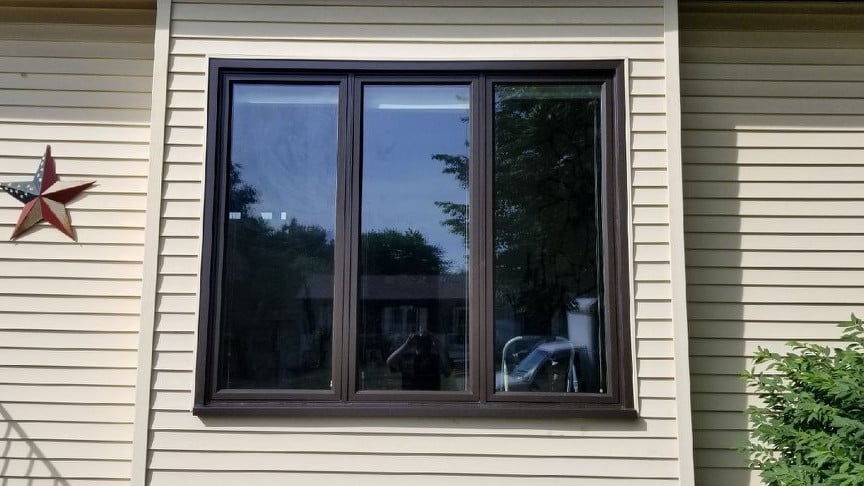 Discover the best window styles for Quad Cities homes based on function, ventilation, and curb appeal.