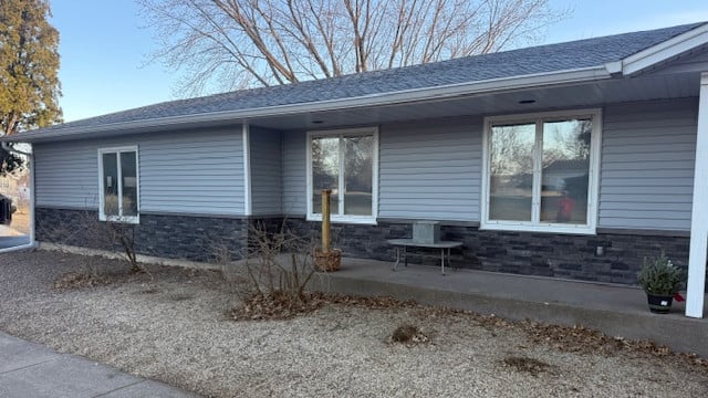 How Long Does Exterior Caulk Last on Siding?