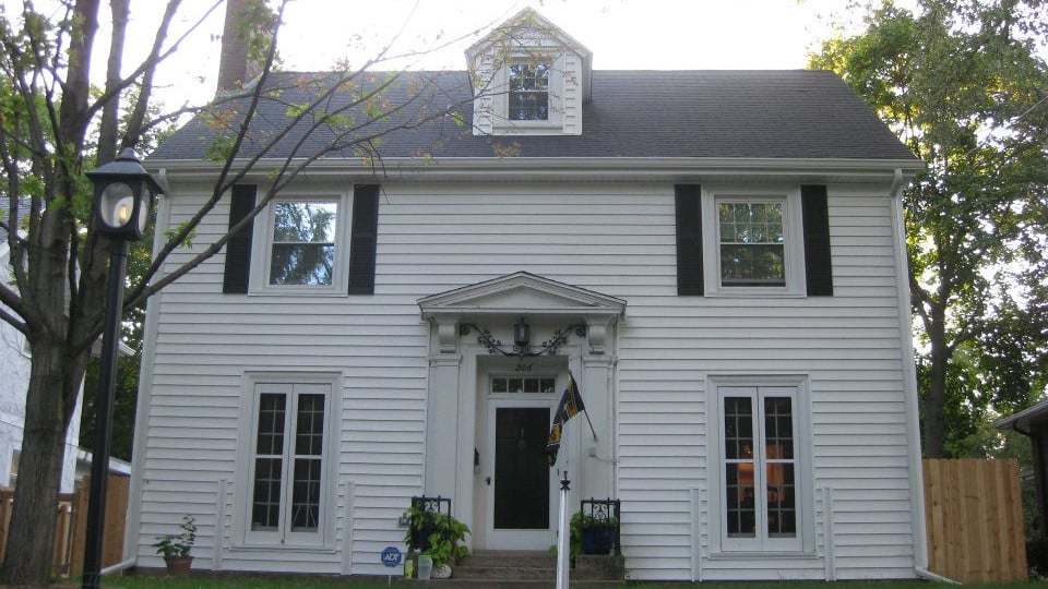 Can You Pressure Wash Vinyl Siding? (Guide)