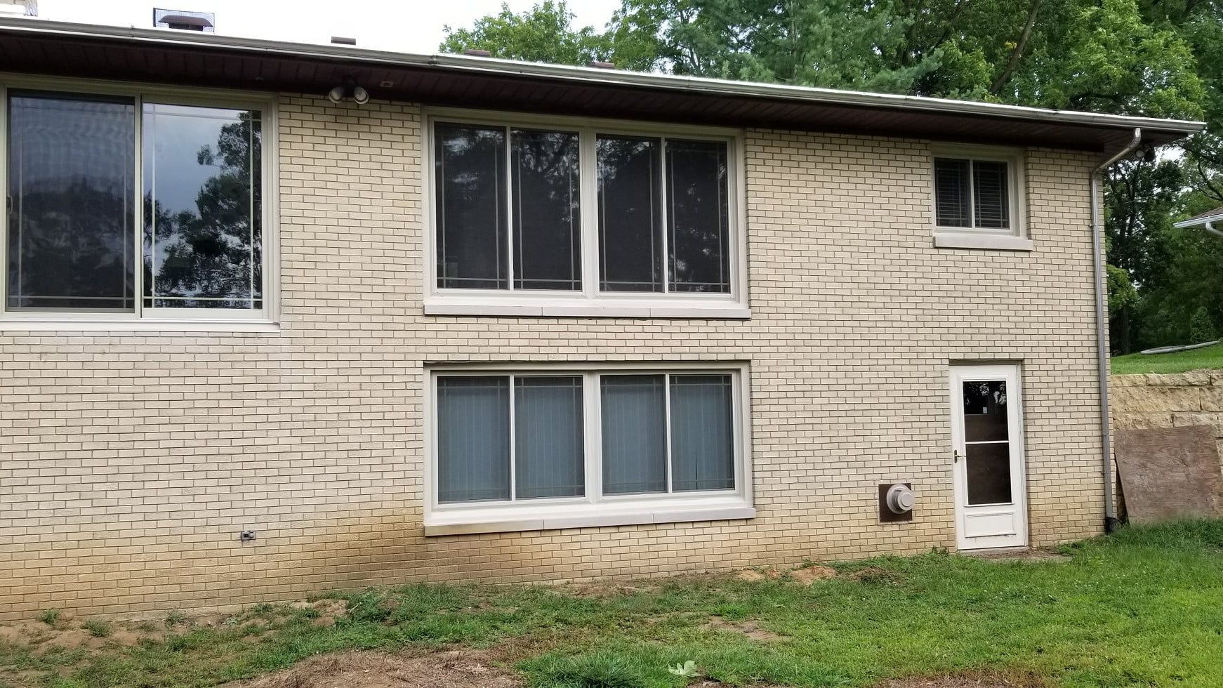 Can Vinyl Windows Withstand Storms? Quad Cities Guide