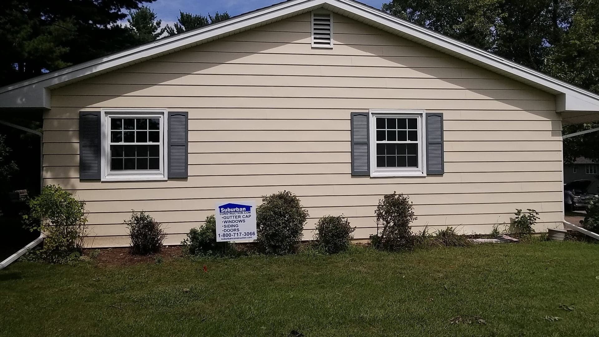 Why Won't My Double-Hung Windows Stay Up? | Quad Cities Window Repair & Replacement Guide
