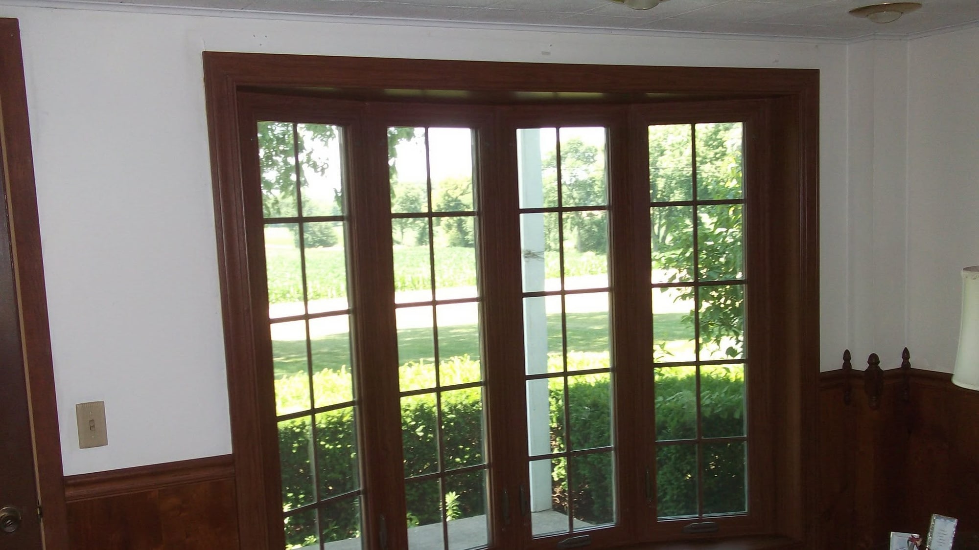 Should Exterior Trim and Capping Be Included in a Window Quote? | Quad