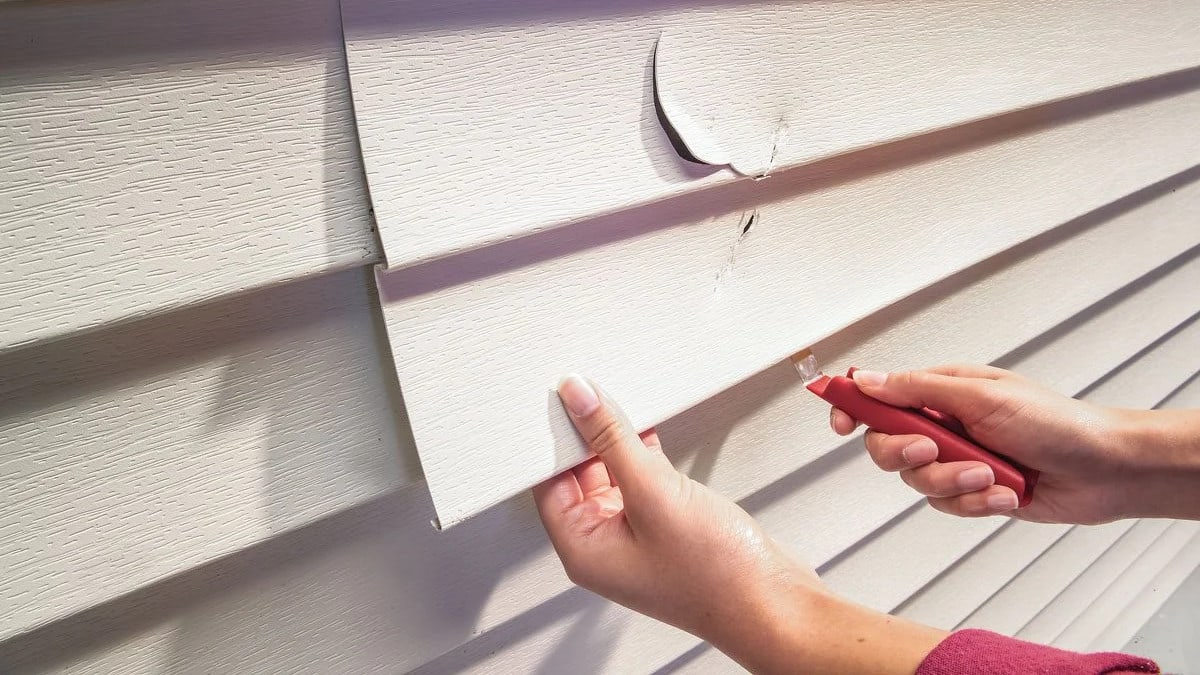 Can One Piece of Vinyl Siding Be Replaced?