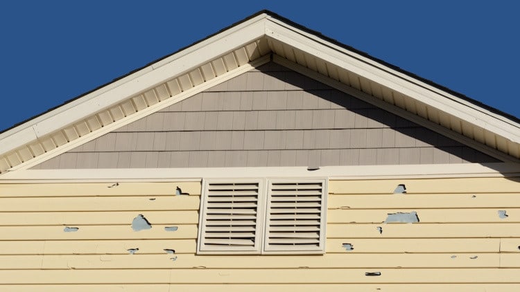 9 Signs Your Vinyl Siding Needs Repair Before Winter